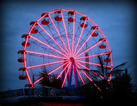 Lunapark, Wesołe miasteczko